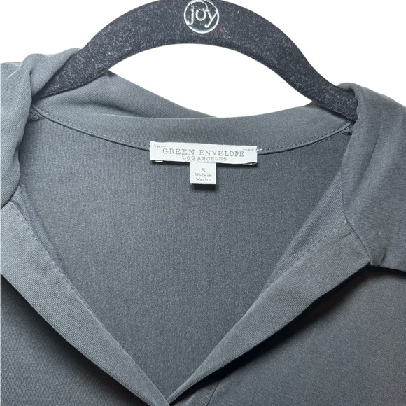 Green Envelope Woman’s Button Down Short Sleeve Blouse in Black Size Small - Picture 7 of 8